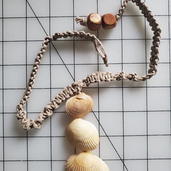 Shell Macrame   necklace - Picture 3 of 3